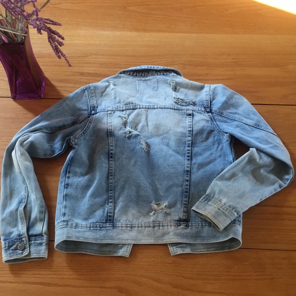 Denim Jacket ✨ - Picture 5 of 6